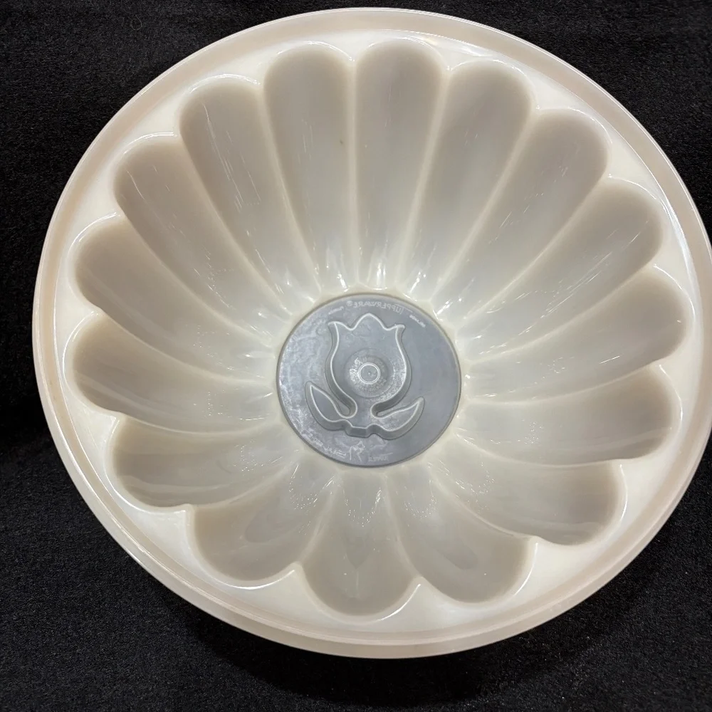 Vintage TUPPERWARE White Jello Mold #776-2 & Tulip Design #620-9